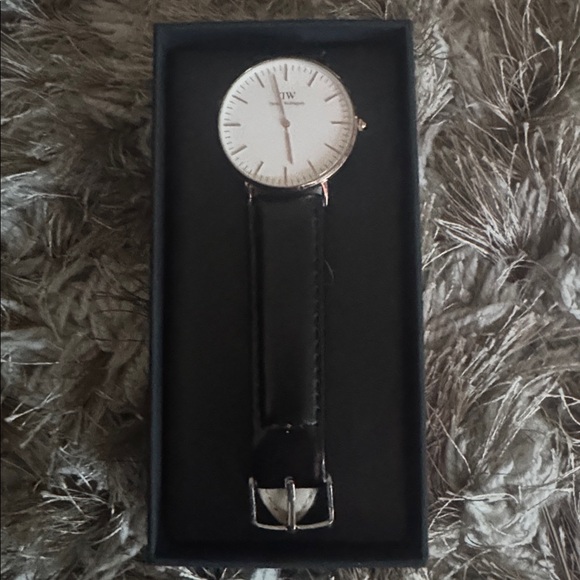 Classic Black and Gold Watch Used like New - Picture 4 of 5